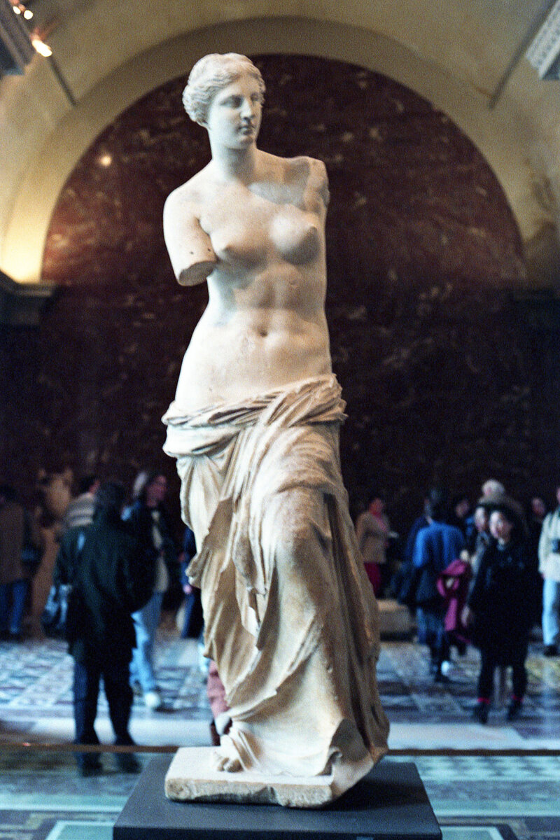 Скульптура Венеры Милосской. Лувр (Париж)