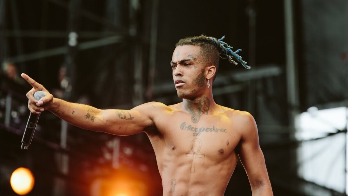 XXXTENTACION. Xxxtentfsion. XXXTENTACION английский певец. Xxtentacion торс.