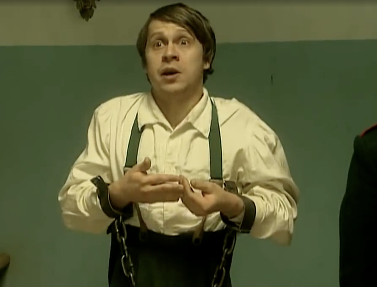 Павел Деревянко гениально произносит эти самые слова в т/с Лунгина "Дело о мёртвых душах", 2005