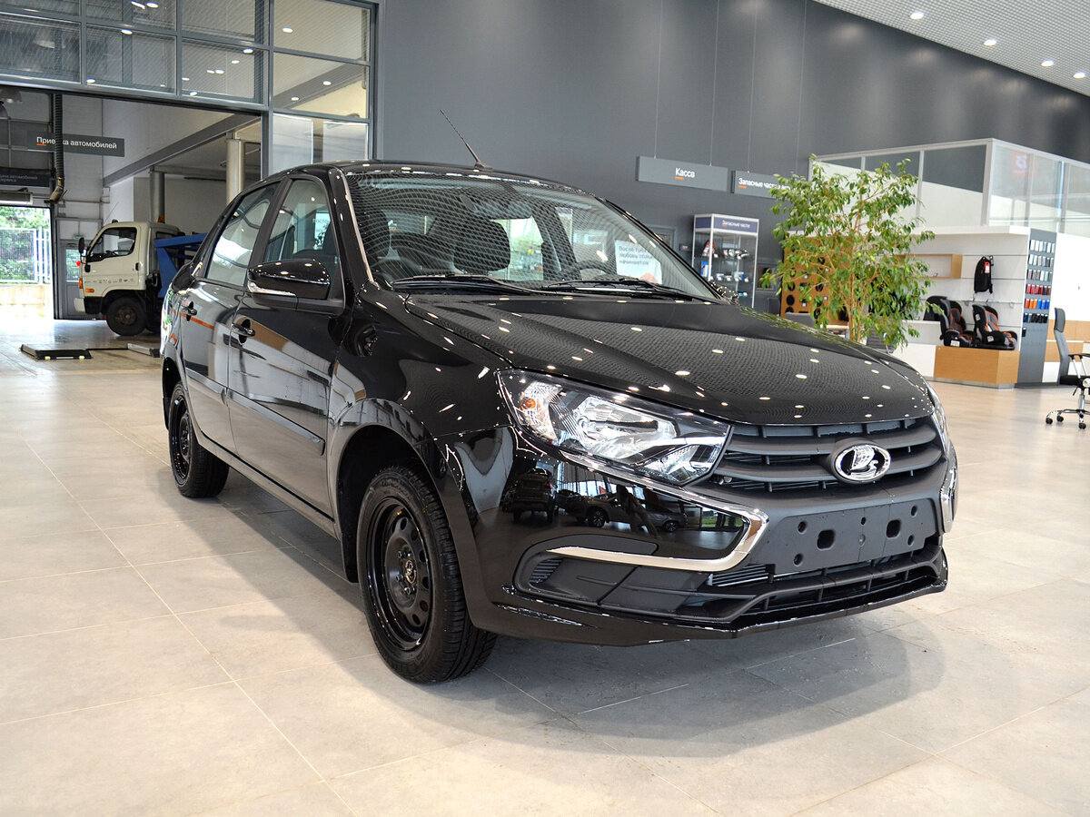 Новый седан Lada Granta в 2021 году - 519 900 рублей. Источник иллюстрации - auto.ru