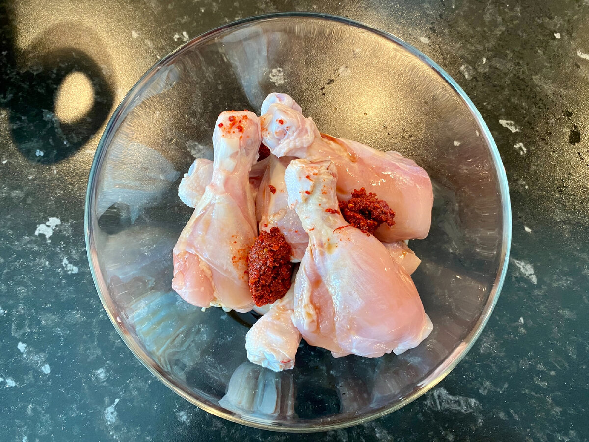 Маринуем голени.