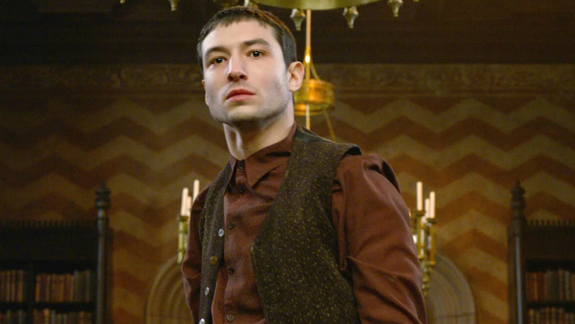 квидэнс фантастические твари. криденс фантастические твари. эзра миллер фантастических тварях. кто такой криденс в фантастических тварях. кто такой криденс в фантастических тварях.