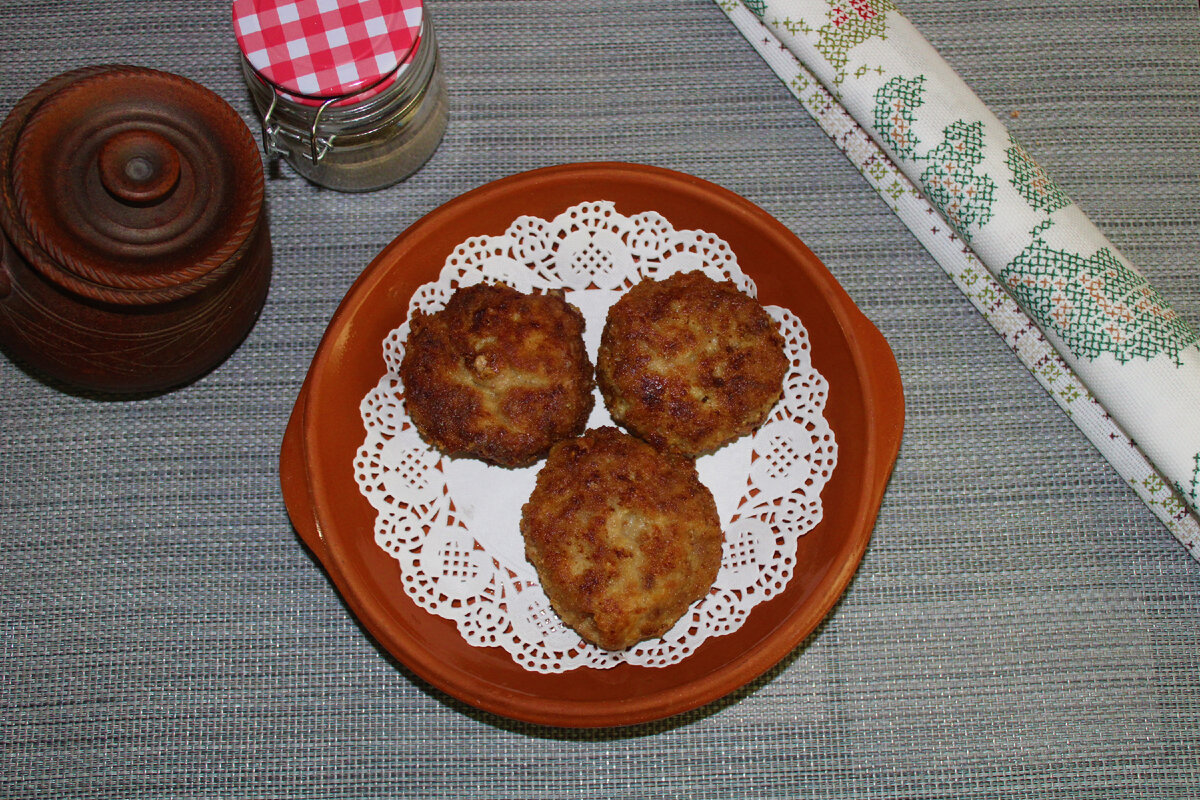 Повар раскрыла секреты приготовления вкусных котлет из советской столовой  (рассказываю, как готовили раньше) | Кухня СССР с Еленой | Дзен