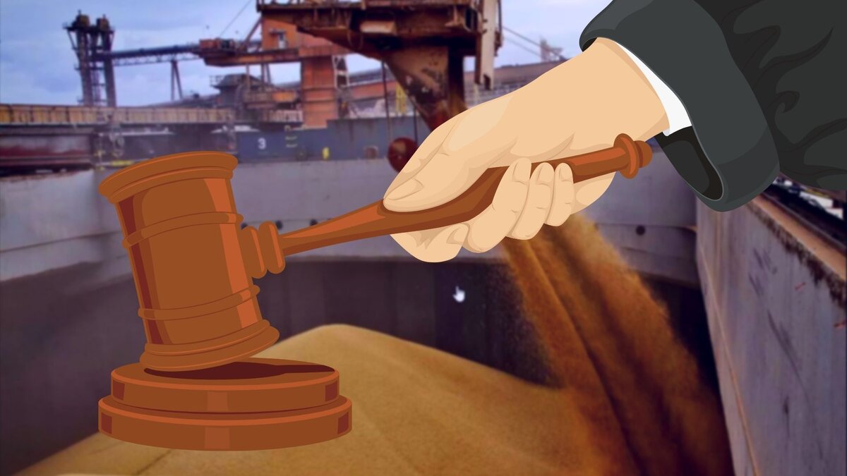 Разговоры о том, что открытую перевалку в море могут запретить, ходили уже несколько лет. 