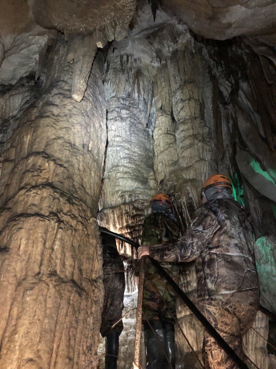 Азишские пещеры 