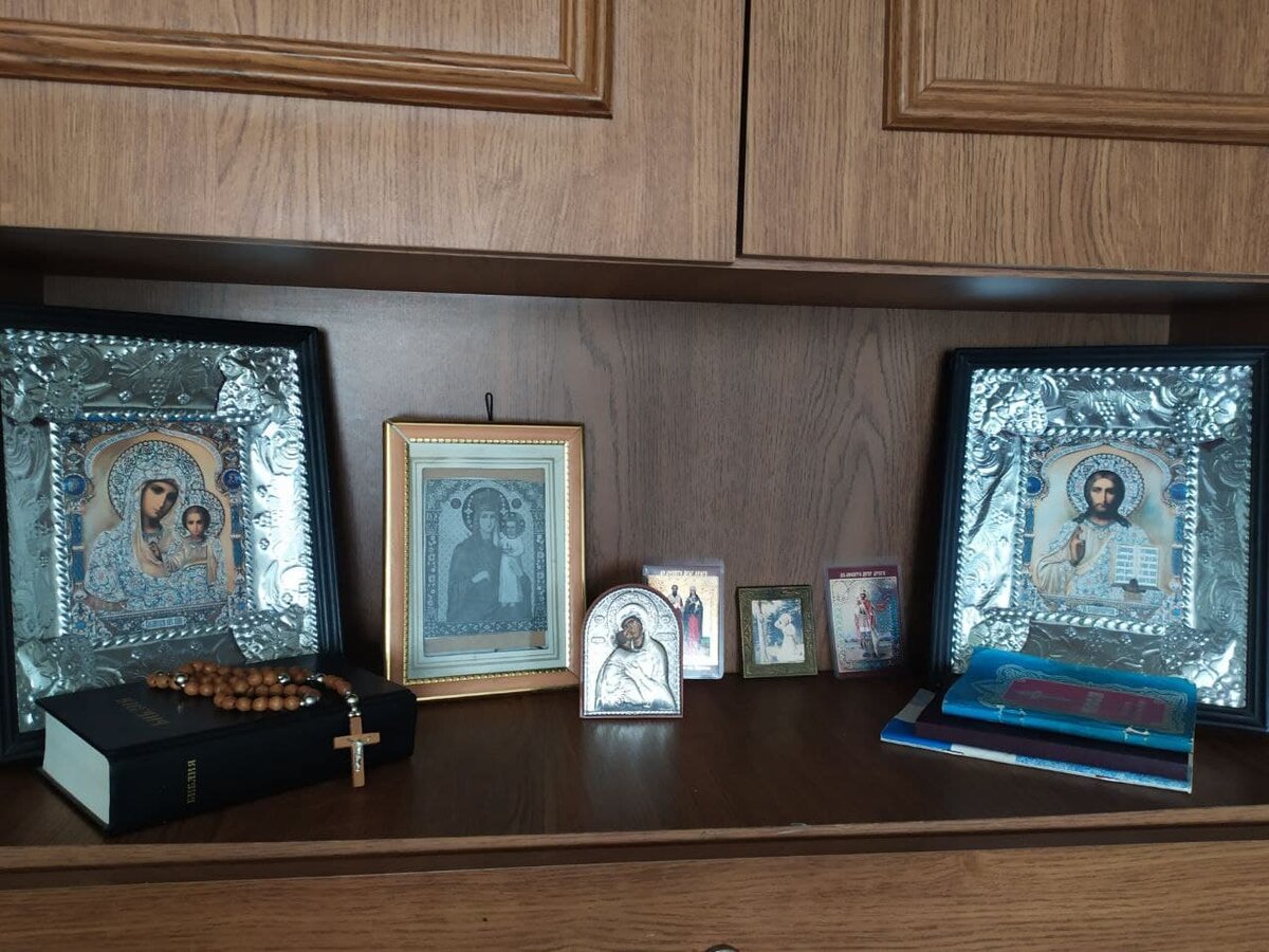 С божьей помощью любое дело по плечу! Поэтому и самому не грех помолиться перед тем, как взяться за работу