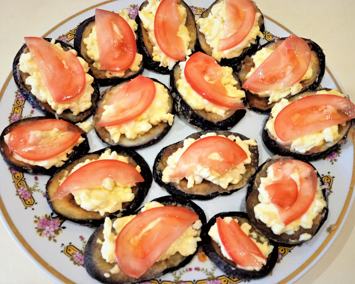 Как приготовить баклажаны с помидорами и сыром