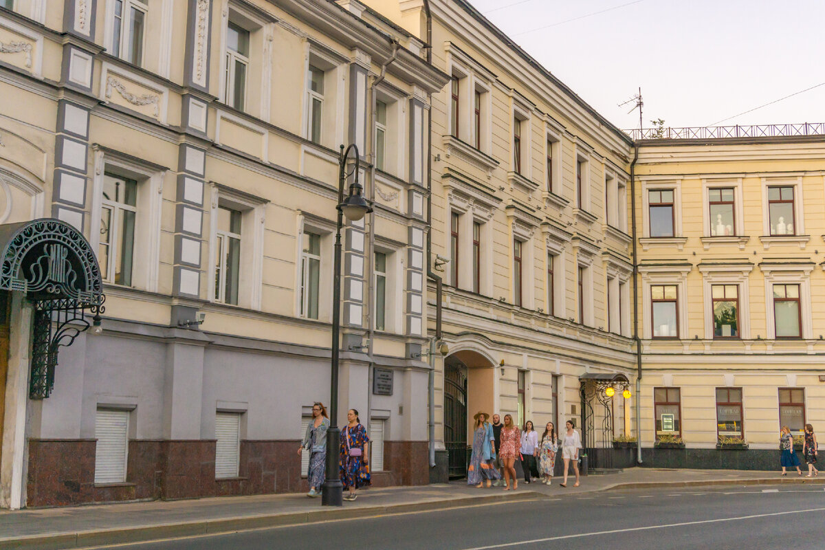 Пешая прогулка по Москве. Малая Никитская и окрестности (часть 1) | Hellen  Geographic | Дзен