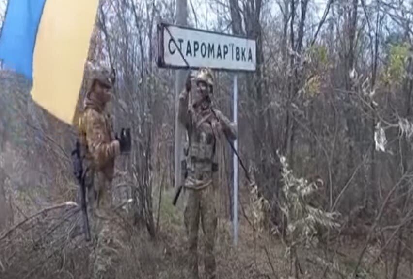 Плен советских солдат в 1941. Отступлению отрезаны. Максим руднев художник. Цезарь у рубикона картина. Цезарь рубикон картина.