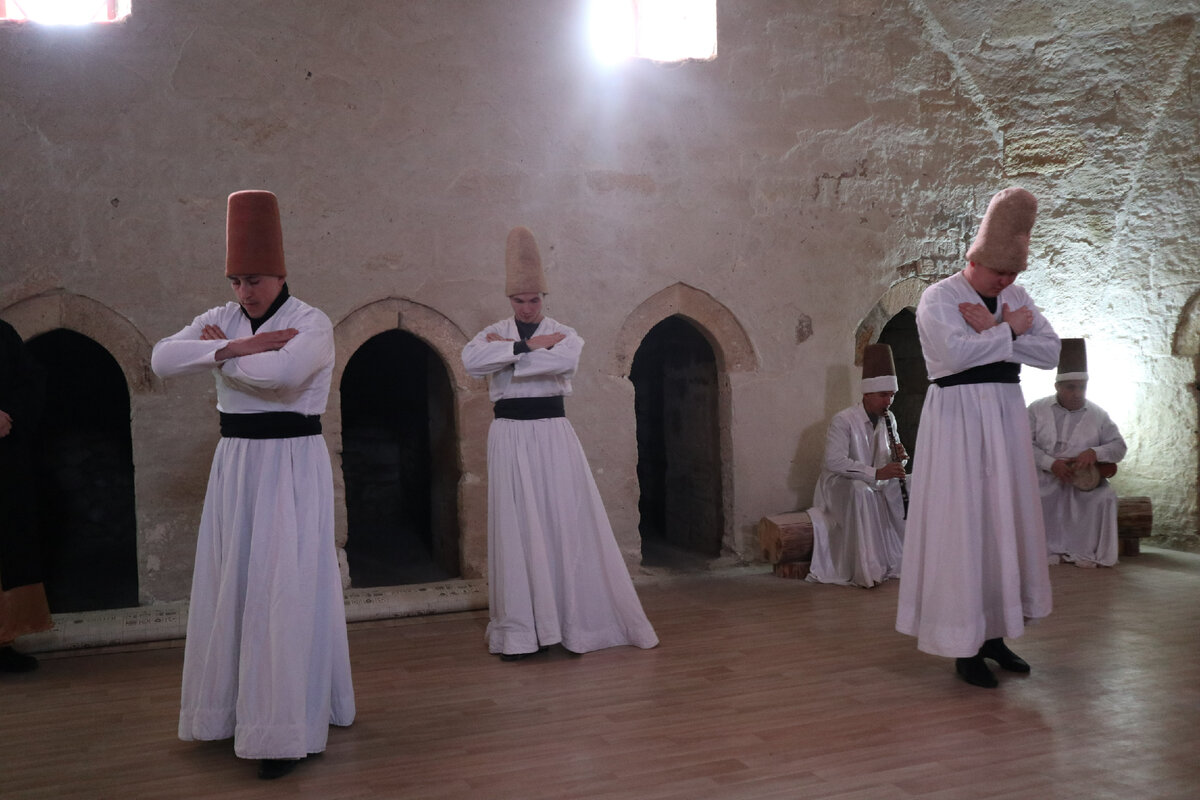 Жизнь в поезде. Тур по Крыму под стук колёс с "Гранд-экспрессом"