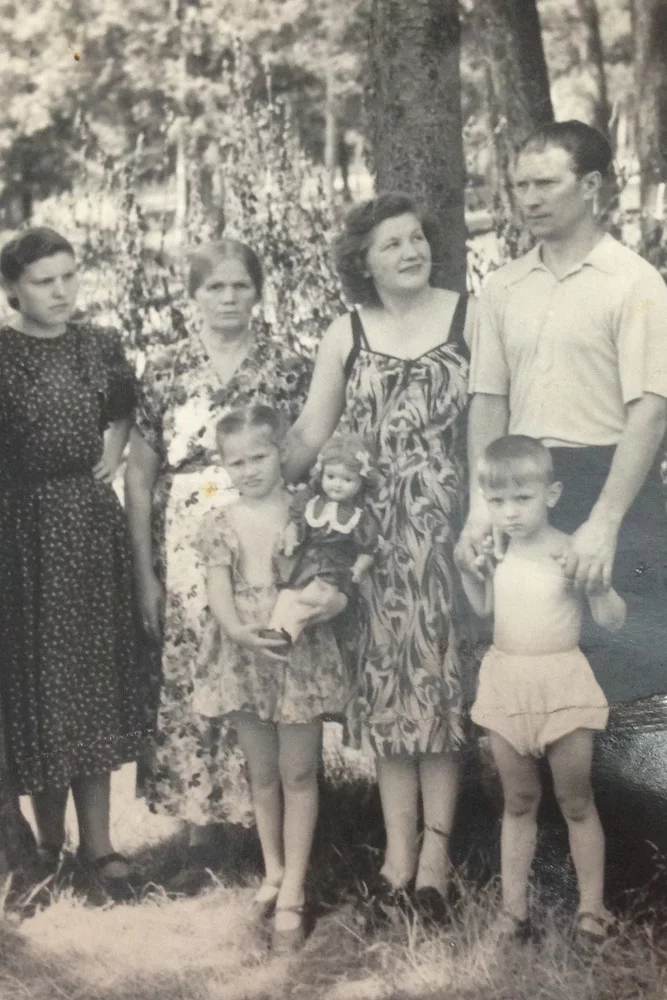 Зинаида, Борис Алла и младший брат Евгений Пугачёвы  