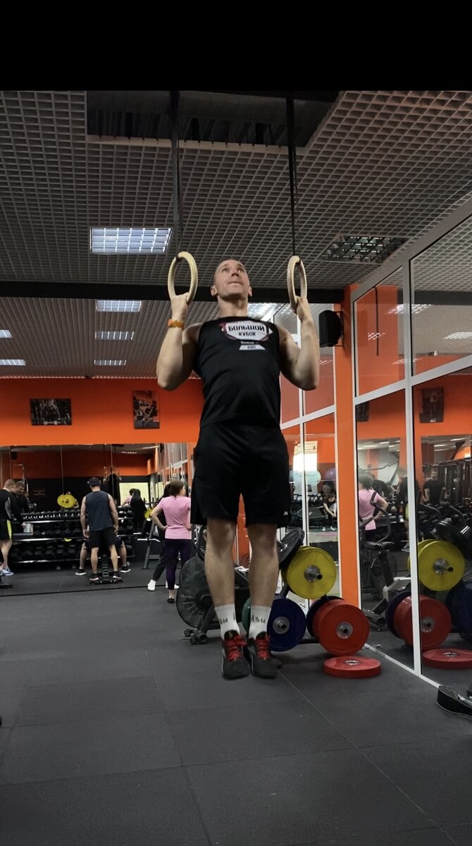 Подтягивания на кольцах 💪🐻🔥. 