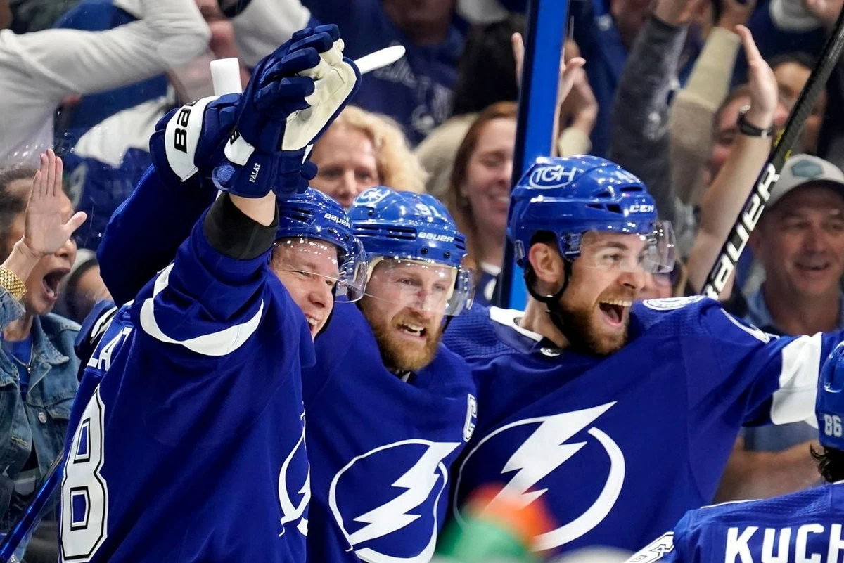 Tampa Bay Lightning plane