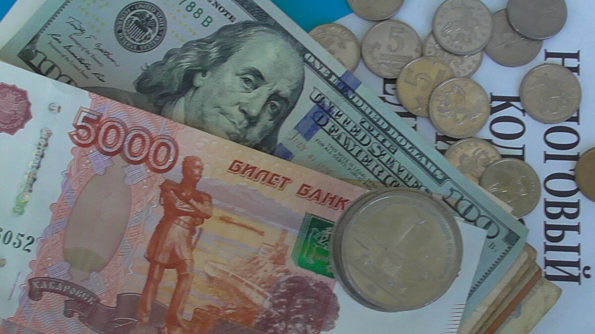 Налоговые вычеты позволяют вернуть часть удержанного НДФЛ.