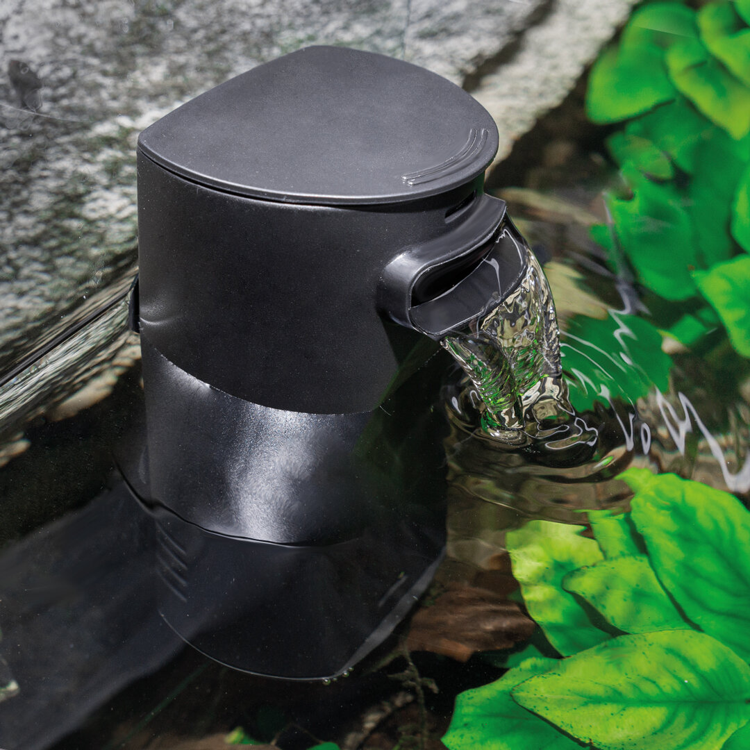 На фото – каскадный фильтр Laguna AQUA 700FC (арт. 73784010), оптимальное устройство для очистки воды в аквариумах до 30 л.