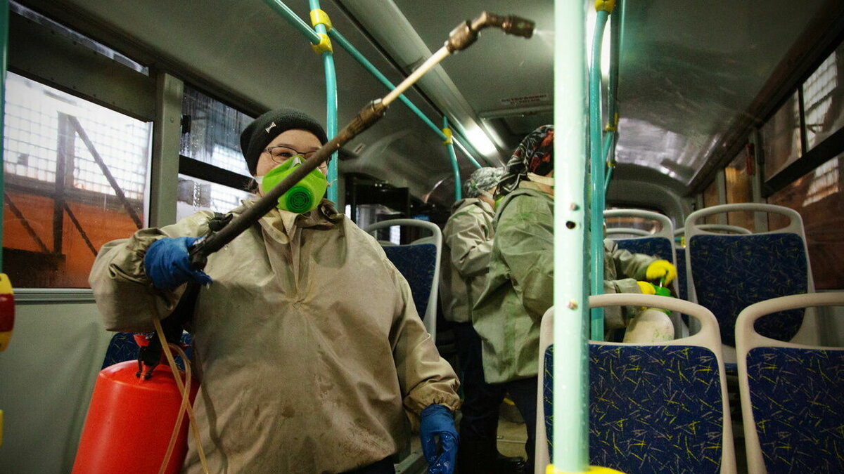     Количество пациентов с коронавирусом сейчас в Ростове действительно немного возросло. Врачи одной из городских поликлиник поделились с корреспондентом RostovGazeta мнением о том, чего ждать дальше от ситуации с COVID-19.