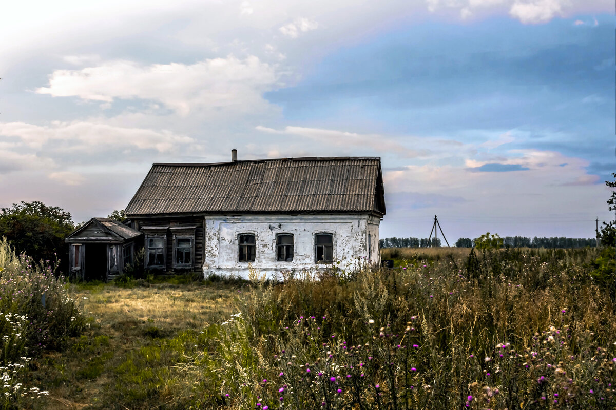Много уже брошенных домов, а новые не строятся... Из открытых источников.
