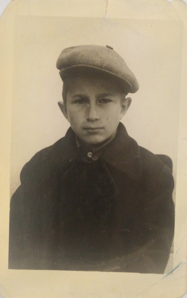 Фото из семейного архива. Первая осень, Витя.