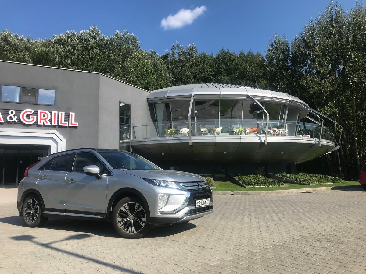 Это Eclipse Cross, предыдущая новинка Mitsubishi.