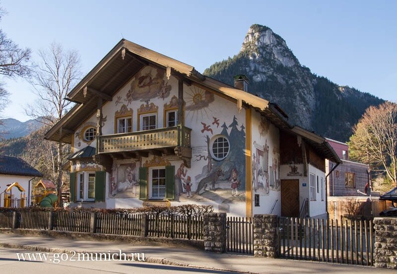 Дом с Красной Шапочкой в Обераммергау