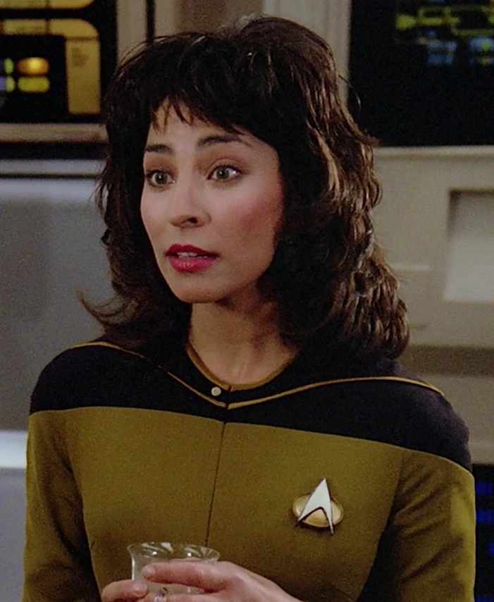 Люсия Нафф в сериале «Звёздный путь: Новое поколение»