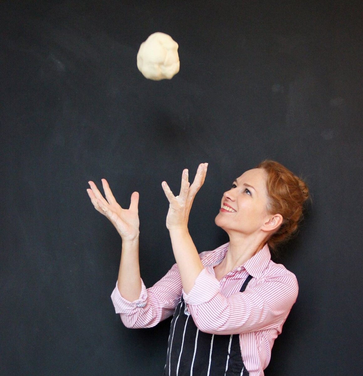 Очень многие люди почему-то боятся делать тесто. Лучше начинать с самого простого. Фото Виктории Королевой.
