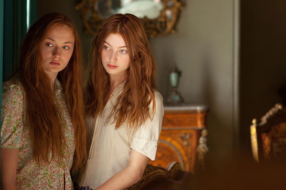 Кадр из фильма "Тринадцатая сказка" (2013)