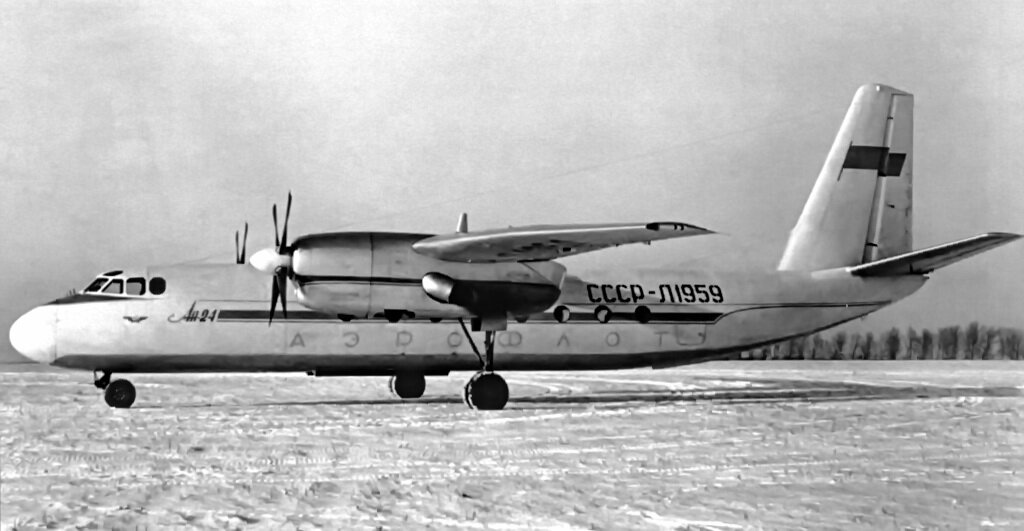 Первый прототип Ан-24 СССР-Л1959, 1959 год.