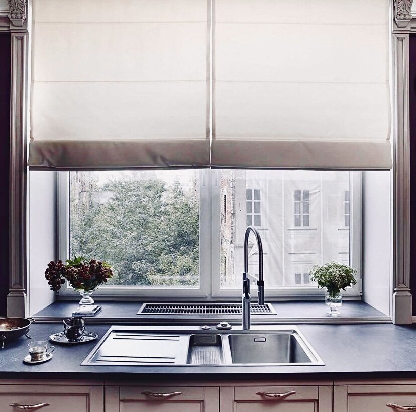 Раковина напротив окна всегда удачное решение