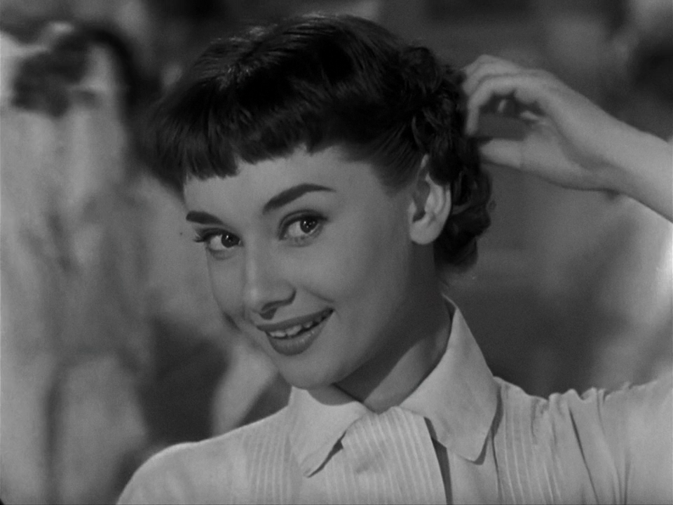 Римские каникулы. 1953. Режиссёр Уильям Уайлер. Рейтинг фильма - 8,413; 384-е место в Золотой Тысяче.