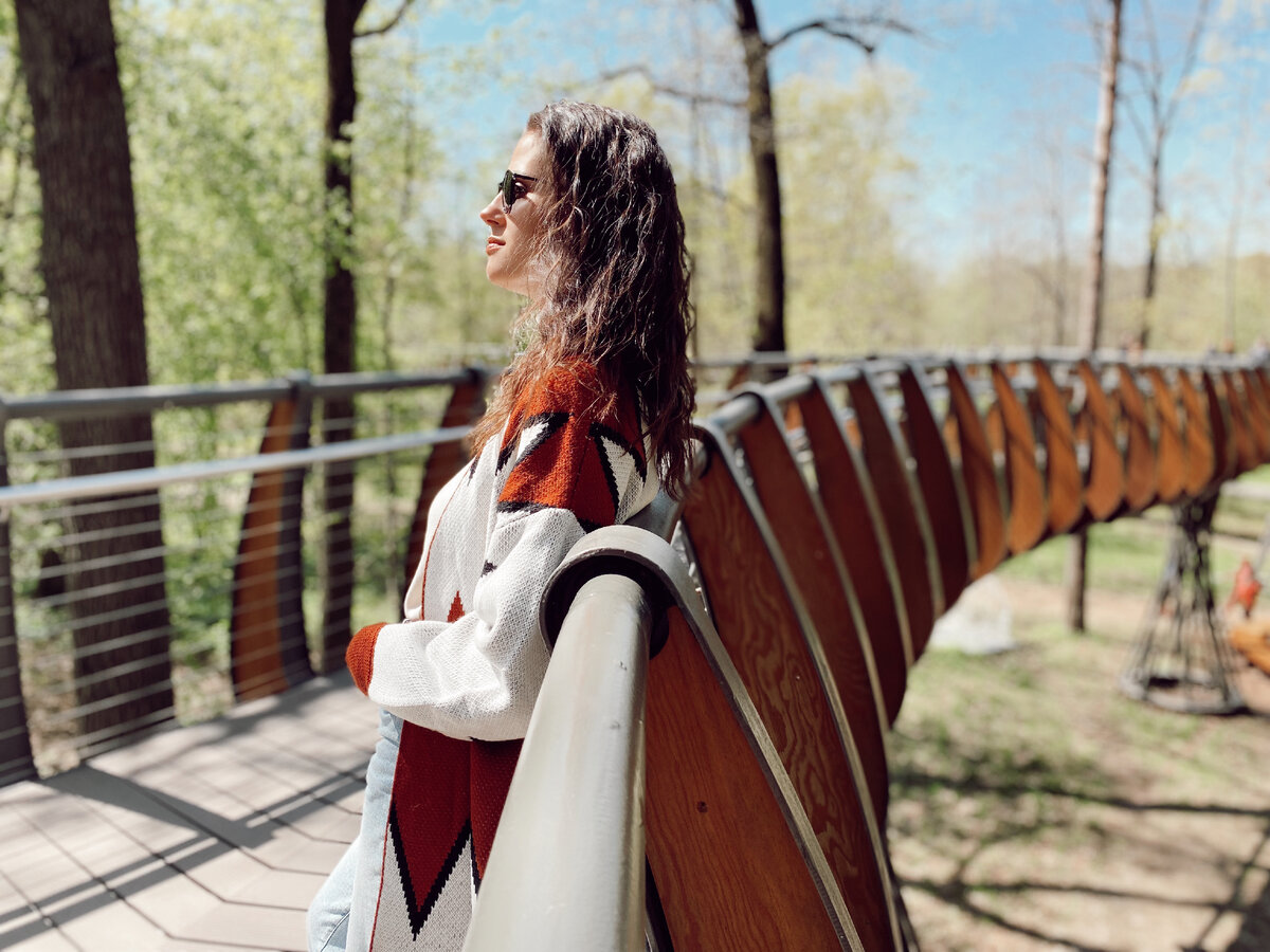 Ценить свое "здесь и сейчас", но и не забывать о будущем. Соблюдать золотую середину! 