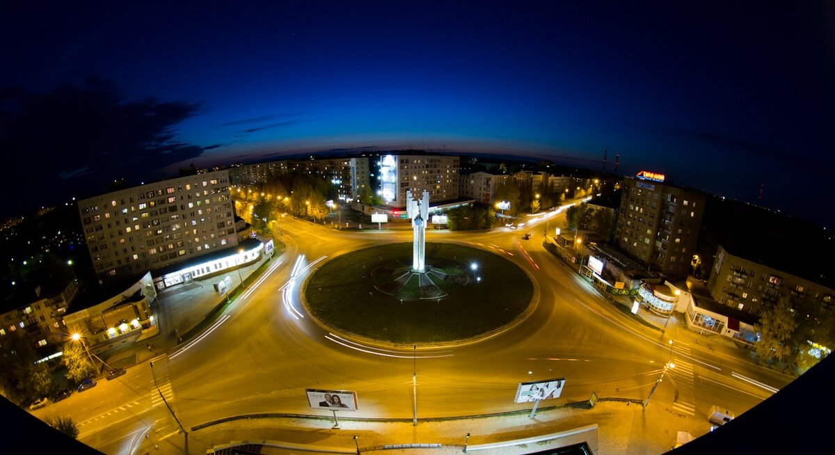 Это Сыктывкар. Столица Коми. Давайте представим, что город отдыхает после насыщенных будней.