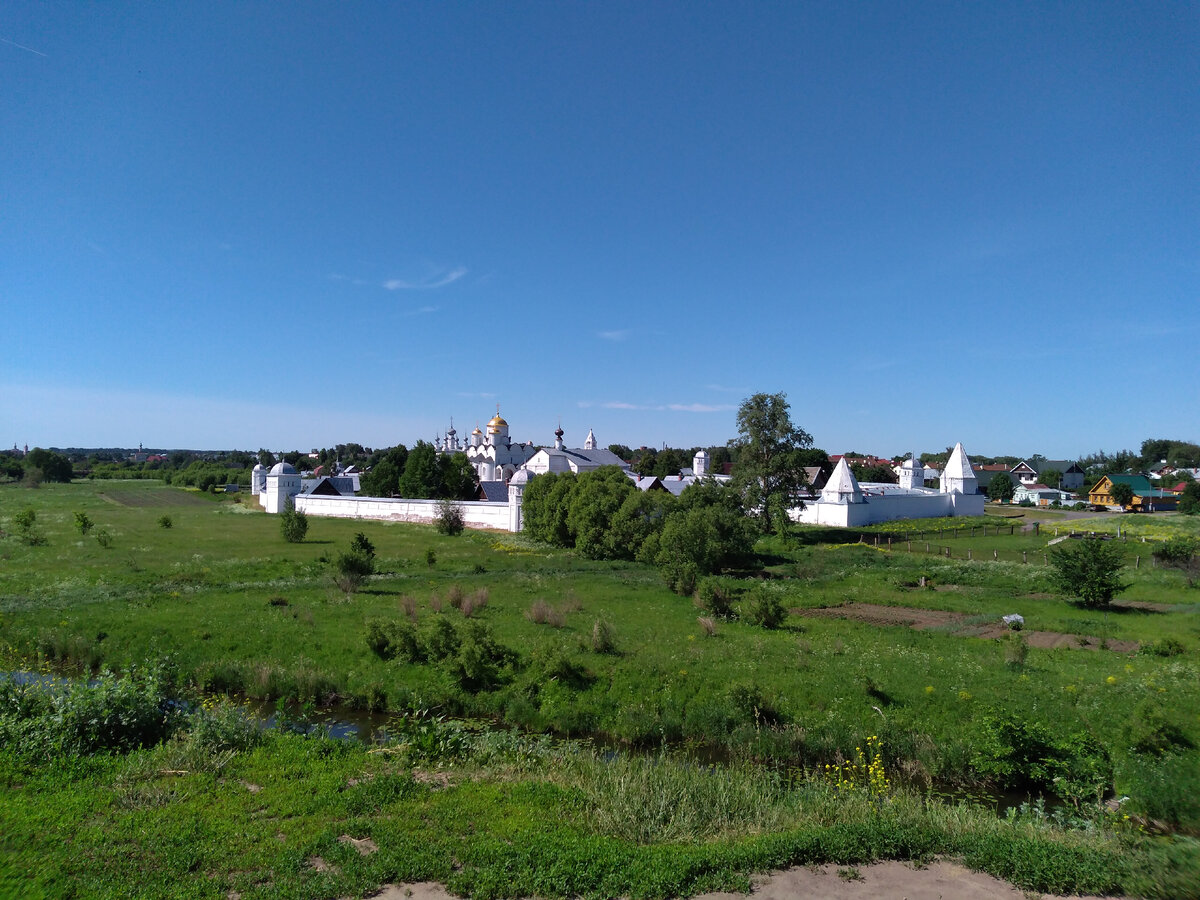 Личное фото автора статьи вид на женский Покровский монастырь