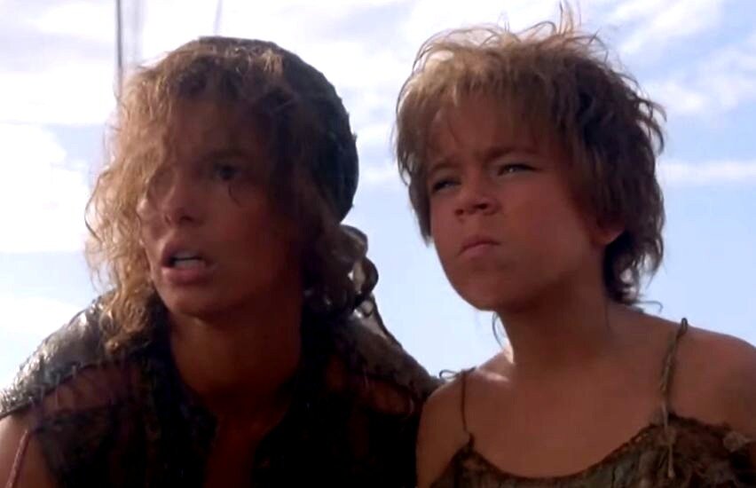 Энола и ее мачеха из фильма "Водный мир"