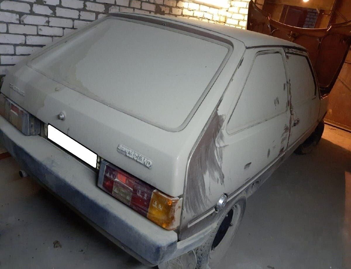 В таком состоянии машина была после долгой стоянки