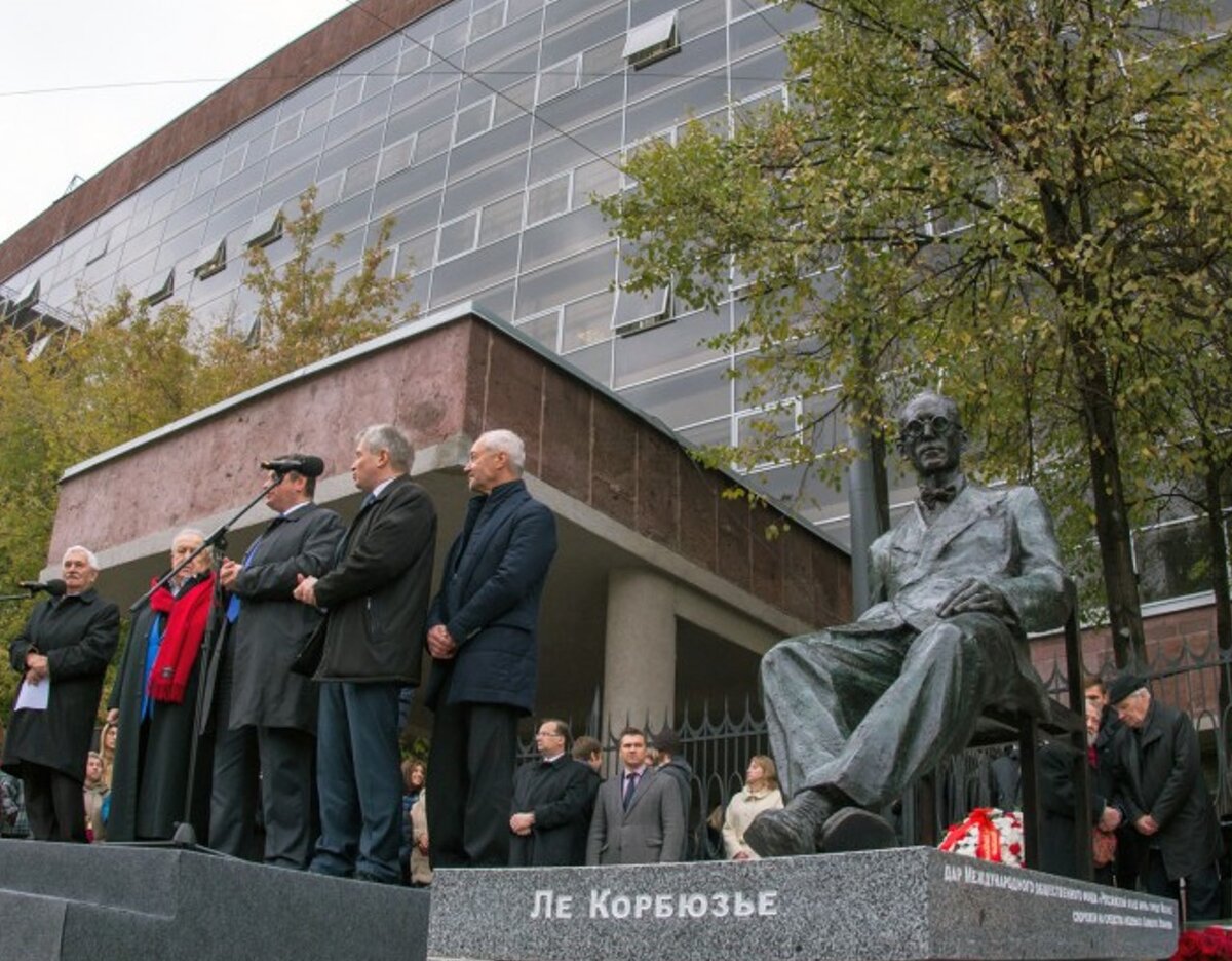 Дом угрызений, Дом-таракан, Лубянский прыщ, Золотые мозги, - прорывы и  нарывы архитектуры Москвы | NATURA RERUM | Дзен