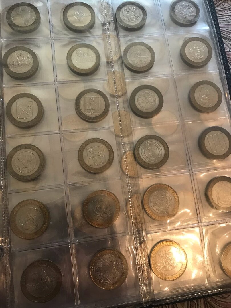 Куда пропали такие юбилейные монеты современной России? Сколько они ...