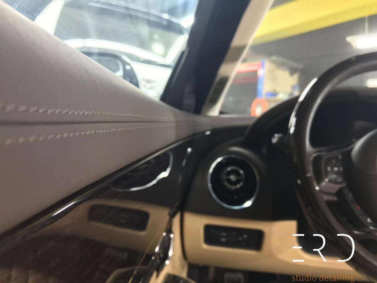 Перетяжка дверей автомобиля