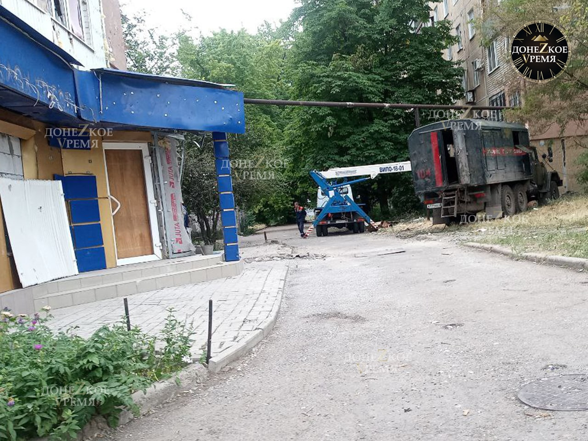 Возле сгоревшего “МОЛОКА” продают молоко