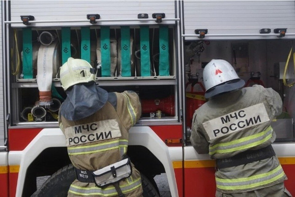     Площадь возгорания достигла 90 кв. м. Светлана МАКОВЕЕВА