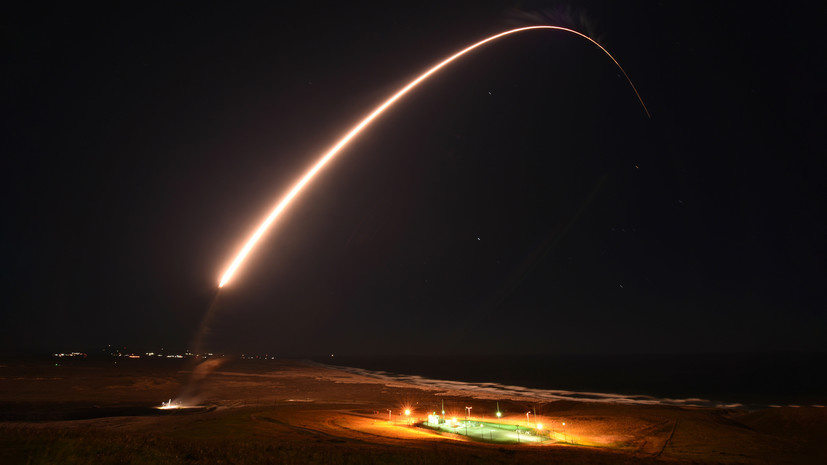     Испытательный запуск американской межконтинентальной баллистической ракеты Minuteman III AP Brittany E. N. MurphyU.S. Army Space and Missile Defense Command