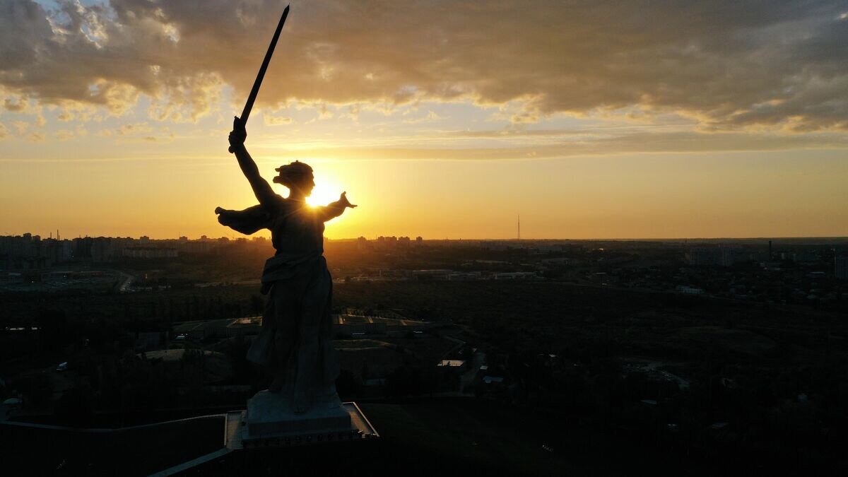    Монумент "Родина-мать зовет!" на Мамаевом кургане в Волгограде после реставрации© РИА Новости / Фотохост-агентство