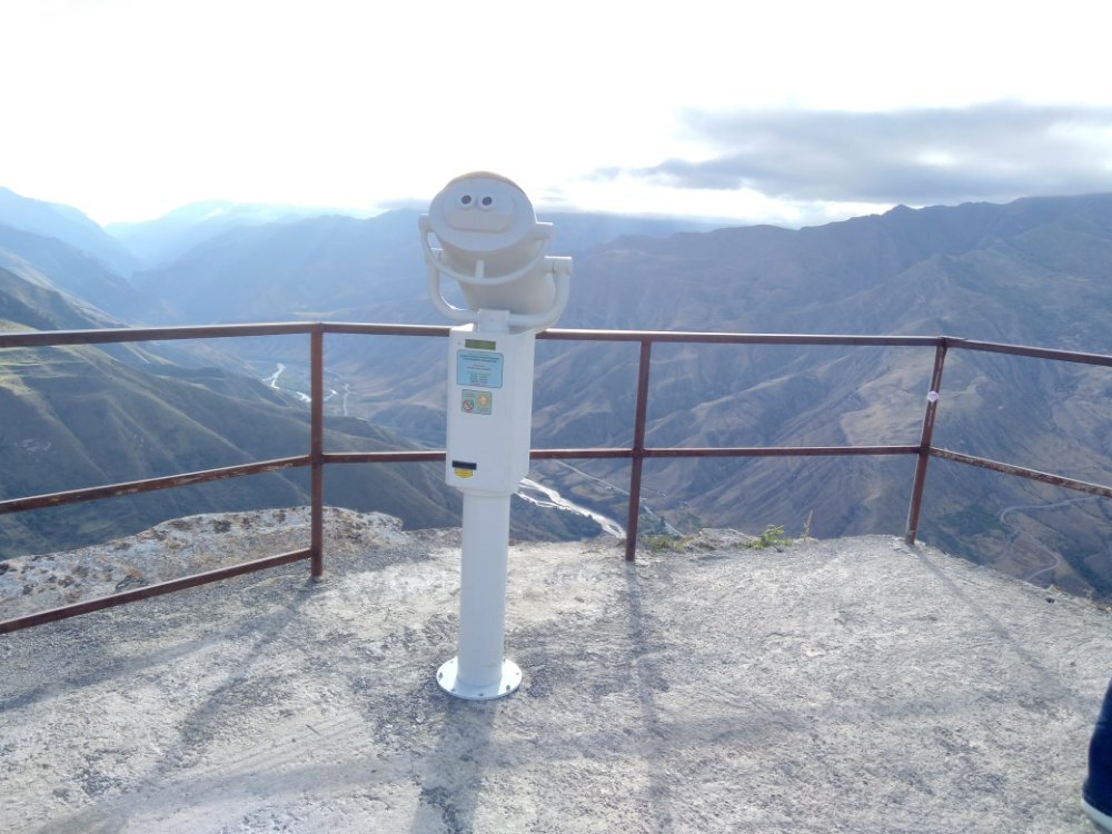 Смотровой бинокль, справа от Гоорского языка тролля