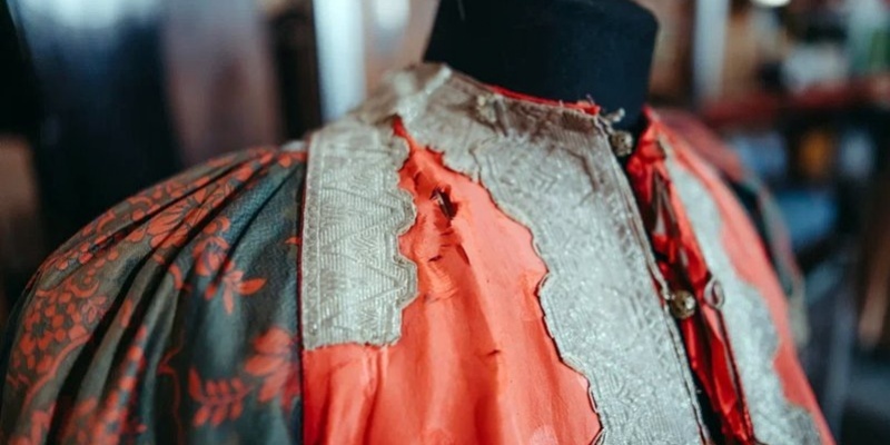    Уральские сарафаны оренбургских казачек отправлены на реставрацию в Москву Елена Шкатова