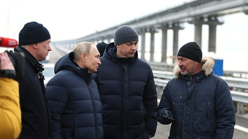    Президент РФ Владимир Путин на Крымском мосту © Сайт президента России