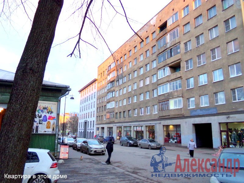 Дом на улице Димитрова, рядом с Домом офицеров. 