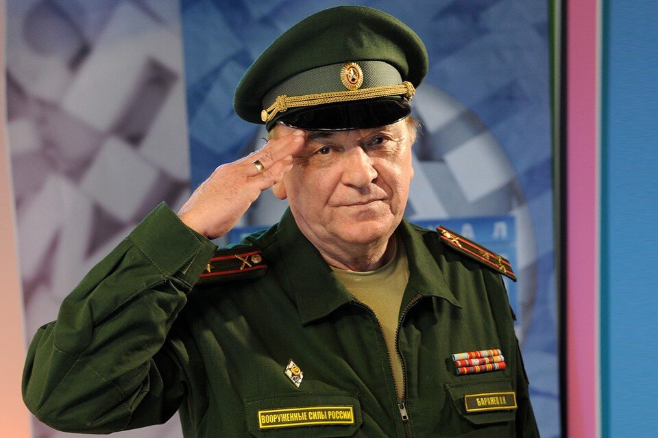     Военный обозреватель KP.RU Виктор Баранец Михаил ФРОЛОВ