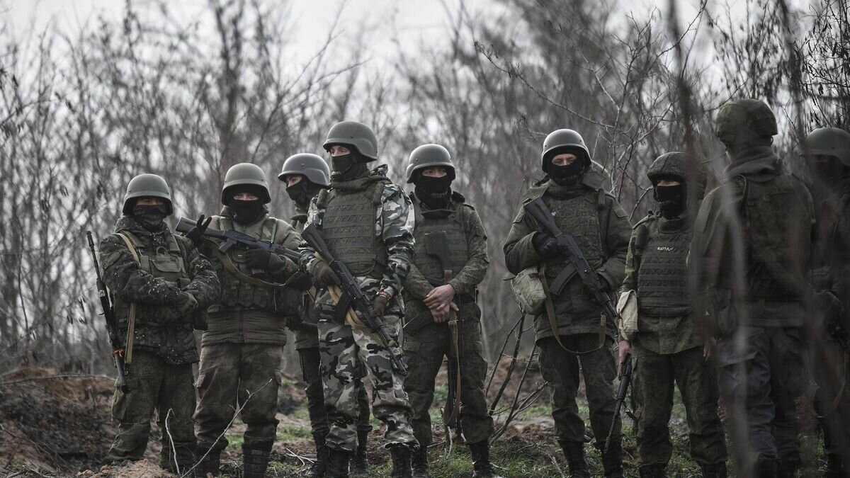    Военнослужащие во время подготовки на Запорожском направлении© РИА Новости / Константин Михальчевский