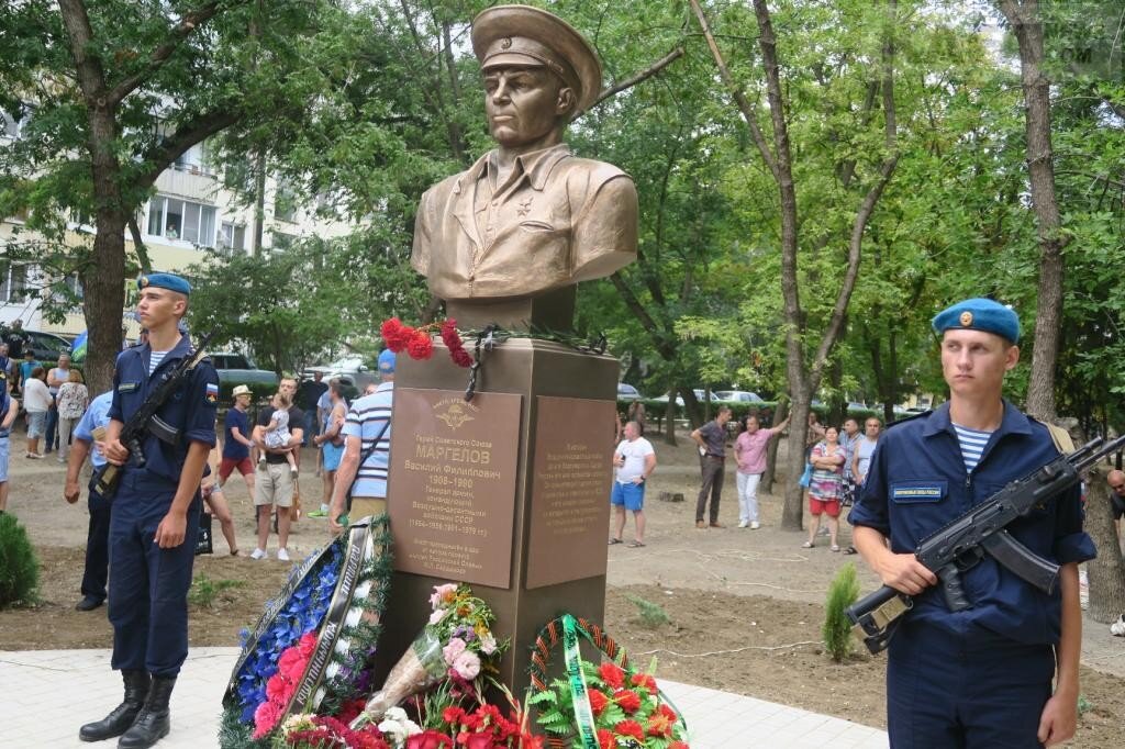 Памятник маргелову в рязани фото