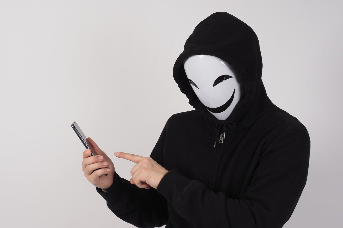    Заработок в пирамиде обещали не только за счет «инвестиций» , но и за рекламу и привлечение новых «партнеров»